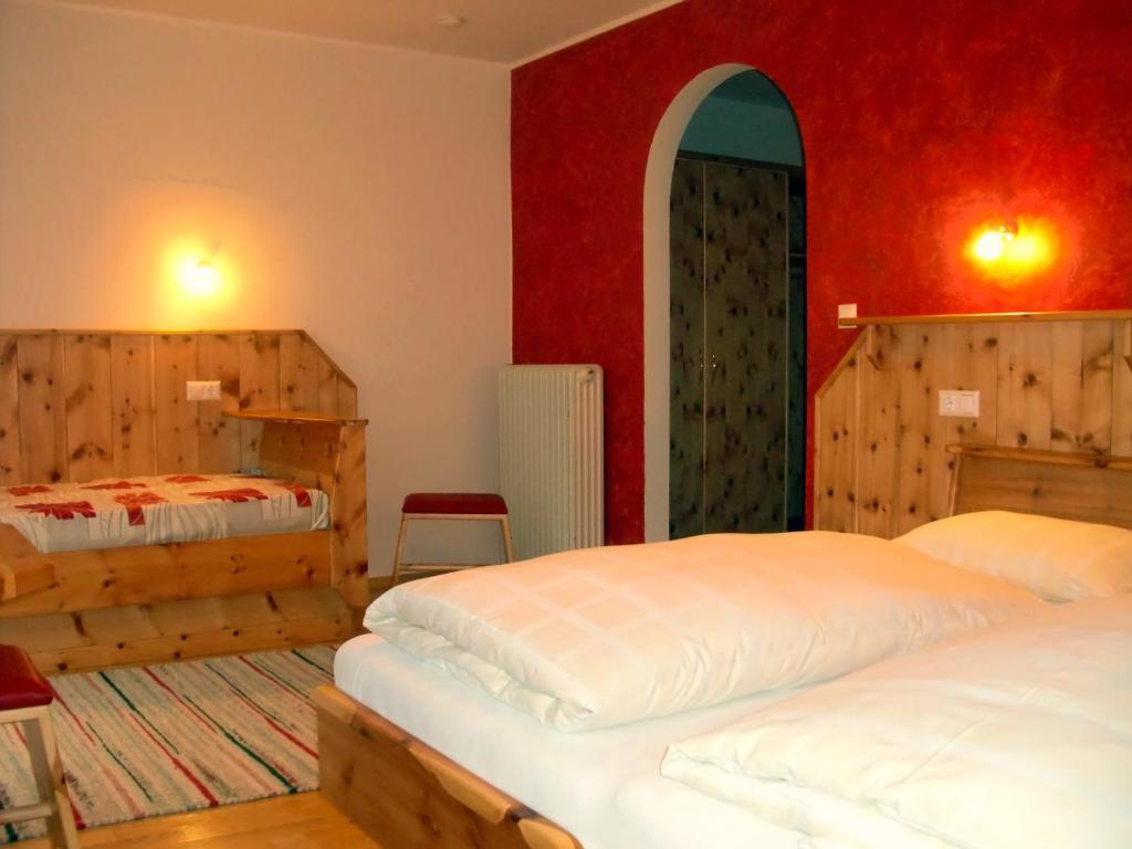 Gasthof Post Hotel Krems in Kaernten Room photo